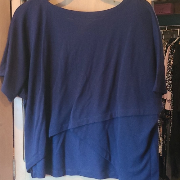 High quality tee shirt with criss cross back - Picture 3 of 4